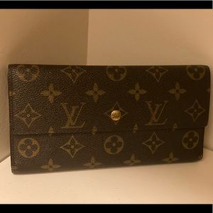 Louis Vuitton wallet in amazing condition.